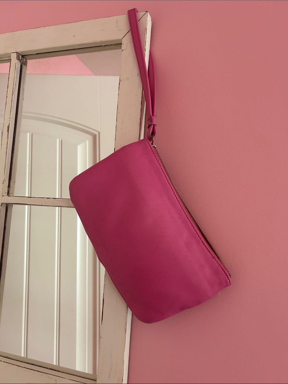 Juicy Couture Pink Wristlet Clutch - Picture 2 of 4